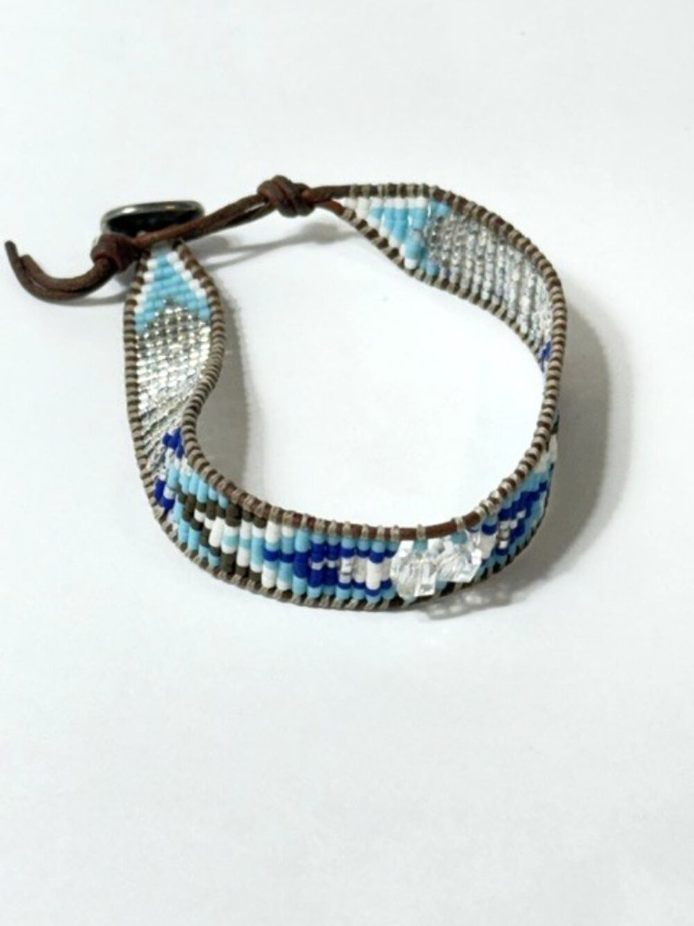 Blue and turquoise reversible beaded 8" bracelet.